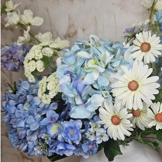 BRIDGERTON | BLUE GARDEN FLOWERS BOUQUET