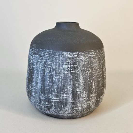 OPIE STONE VASE CHARCOAL 21CM | FLOWER VASES 